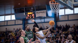 Momentka zo zápasu Spišskí Rytieri - Patrioti Levice v 2. štvrťfinále Tipos SBL.