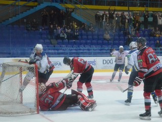 Častý obrázok, najmä v druhej tretine. Spišiaci strieľajú gól Prešovu.