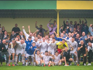 Radosť hráčov FC NÁDSZEG Trstice.