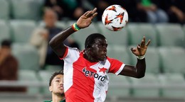 Malick Diouf v drese SK Slavia Praha.