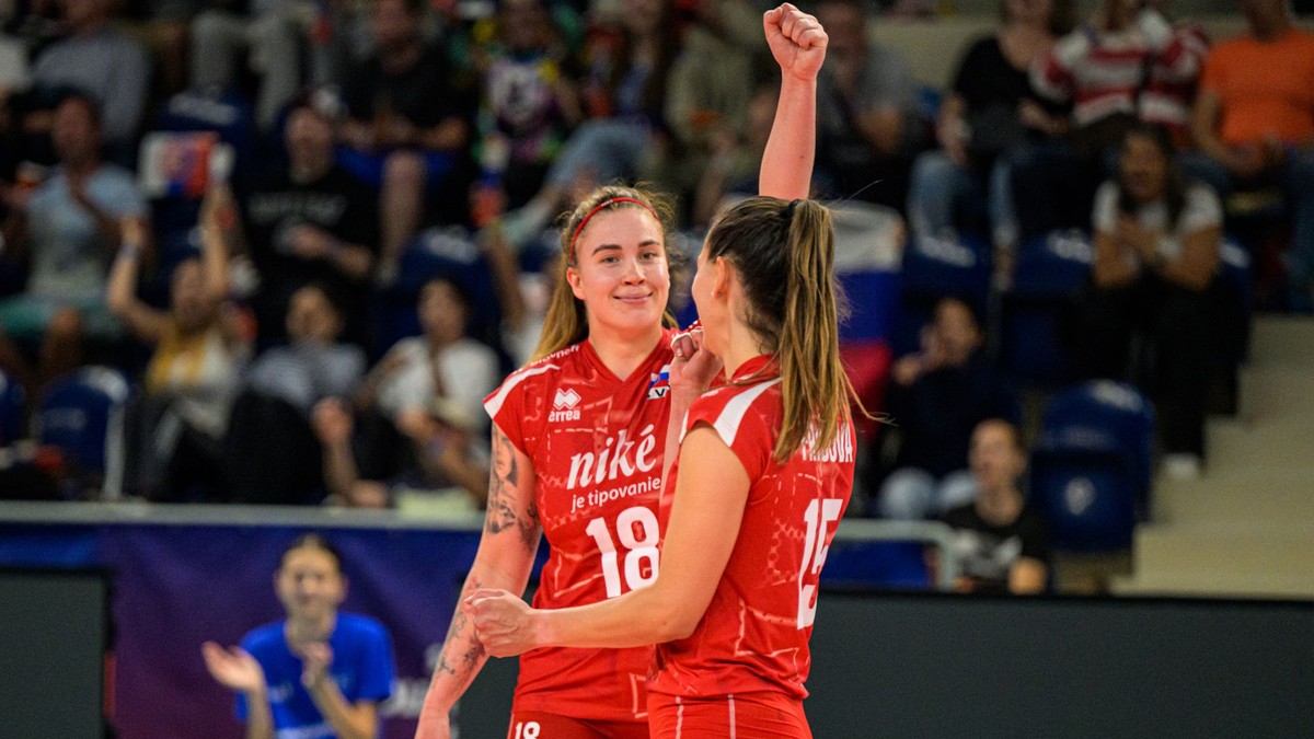 Zľava Karin Šunderlíková, Karolína Fričová (obe Slovensko)