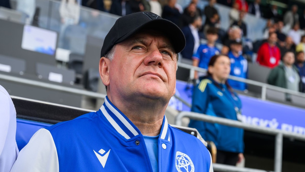 Na snímke tréner slovenskej futbalovej reprezentácie Vladimír Weiss st. pred prípravným zápasom Slovensko - Malta v Dunajskej Strede 1. júna 2026. FOTO TASR - Jaroslav Novák
- Slovensko
- šport
- futbal
- príprava
- Malta
- prípravný
- zápas
- TTX