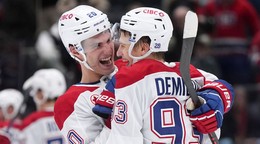 Juraj Slafkovský a Ivan Demidov.