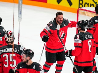 Reprezentanti Kanady po postupe do finále MS v hokeji 2023. 