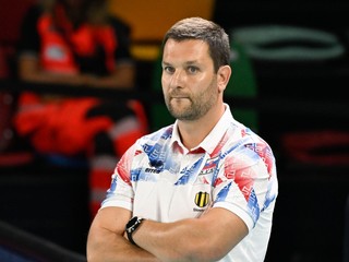 Tréner slovenskej volejbalovej reprezentácie žien Michal Mašek na ME 2023. 

