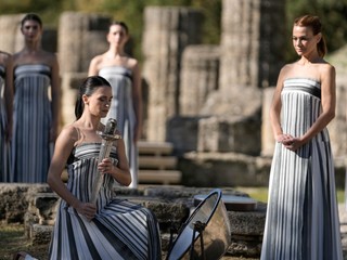 Zapálenie olympijského ohňa v Olympii