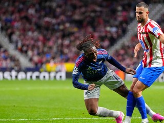 David Hancko a Eberechi Eze.