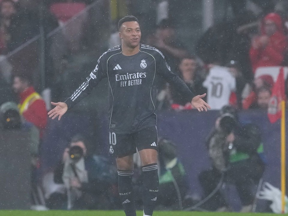 Kylian Mbappé v zápase Benfica Lisabon - Real Madrid.