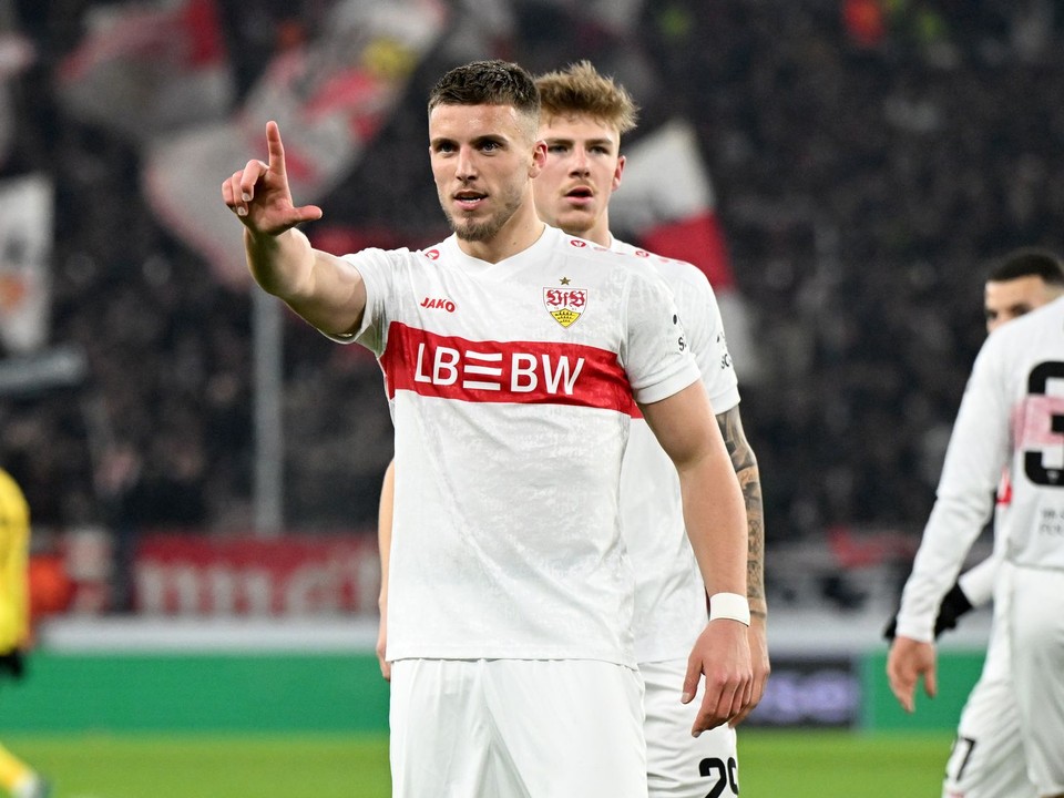 Futbalista Stuttgartu Ermedin Demirovič 