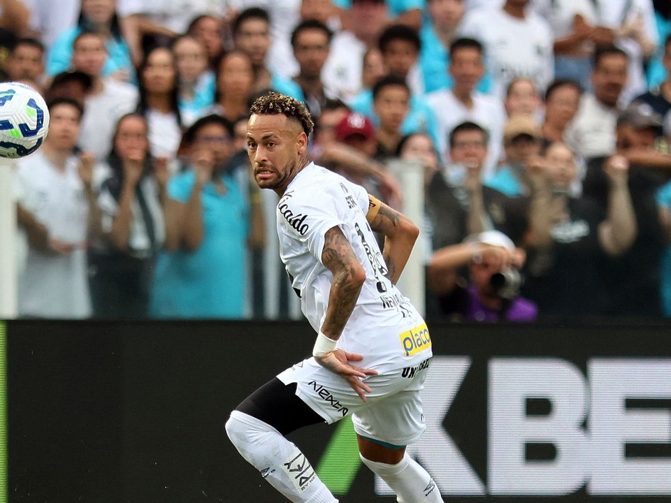 Neymar v drese Santosu.