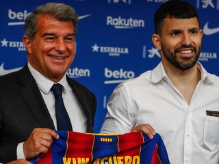 Argentínsky futbalista Sergio Agüero prestúpil z Manchestru City do FC Barcelona v máji.