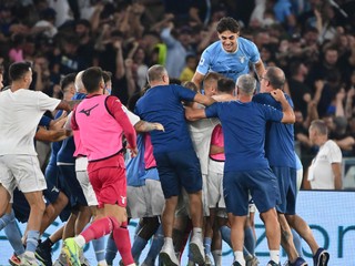 Radosť hráčov Lazia Rím po víťazstve nad Interom Miláno.