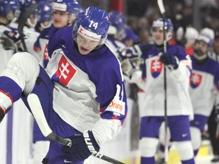 Adam Sýkora sa teší po strelenom góle v zápase Slovensko - Švajčiarsko na MS v hokeji do 20 rokov 2023.