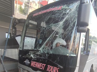 Rakúsky autobus budú po nehode opravovať v Košiciach.