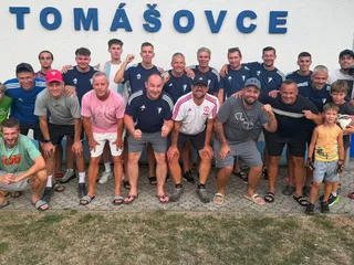 Mužstvo Tomášoviec po víťaznom zápase s Jesenským.