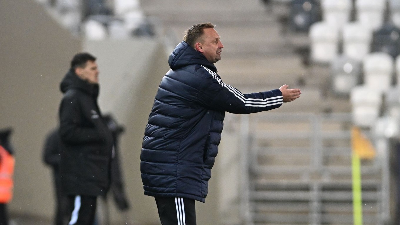 Na snímke tréner Košíc Peter Černák.