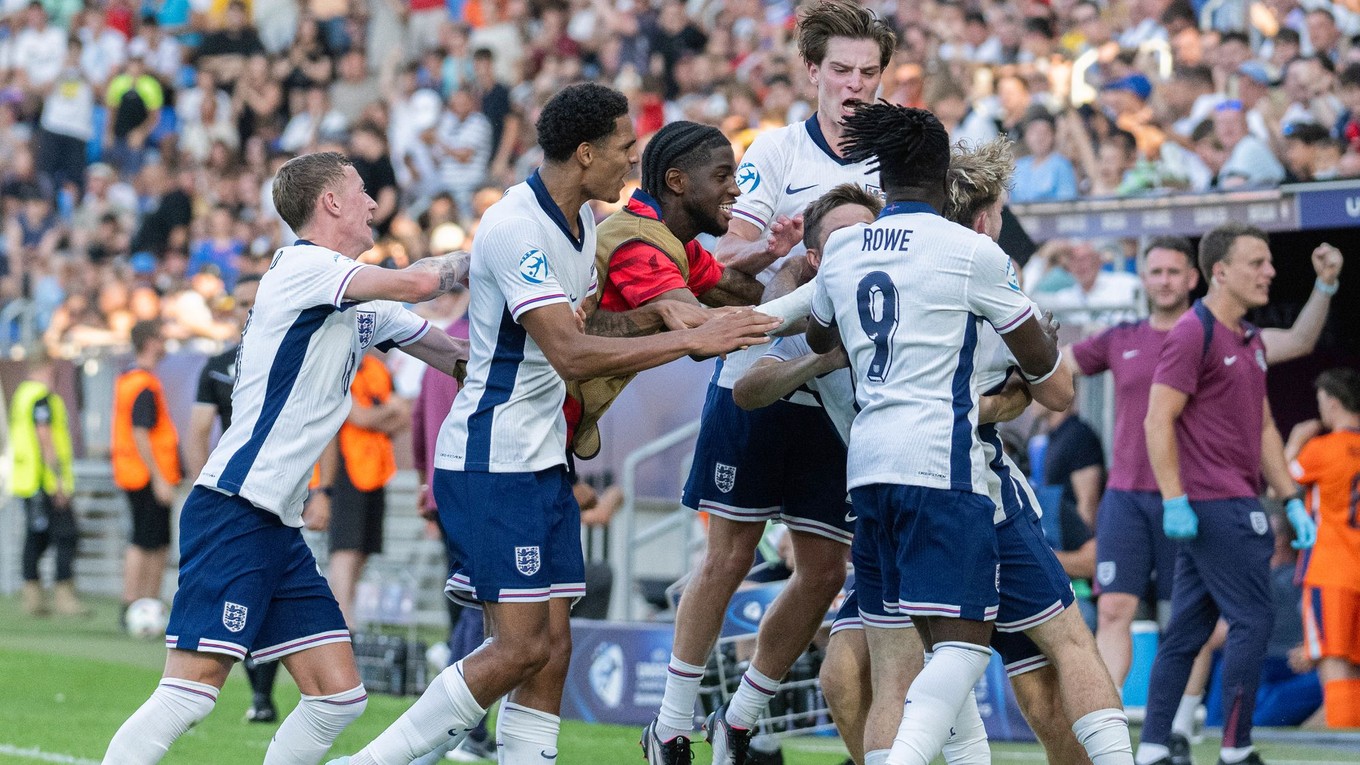 Gólová radosť na 2:1 pre Anglicko počas semifinále Anglicko - Holandsko na ME hráčov do 21 rokov.