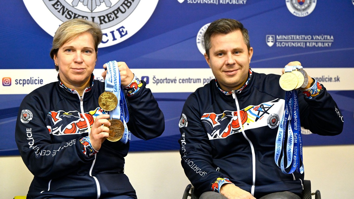 Na snímke parastrelci Veronika Vadovičová (vľavo) a Radoslav Malenovský (vpravo).