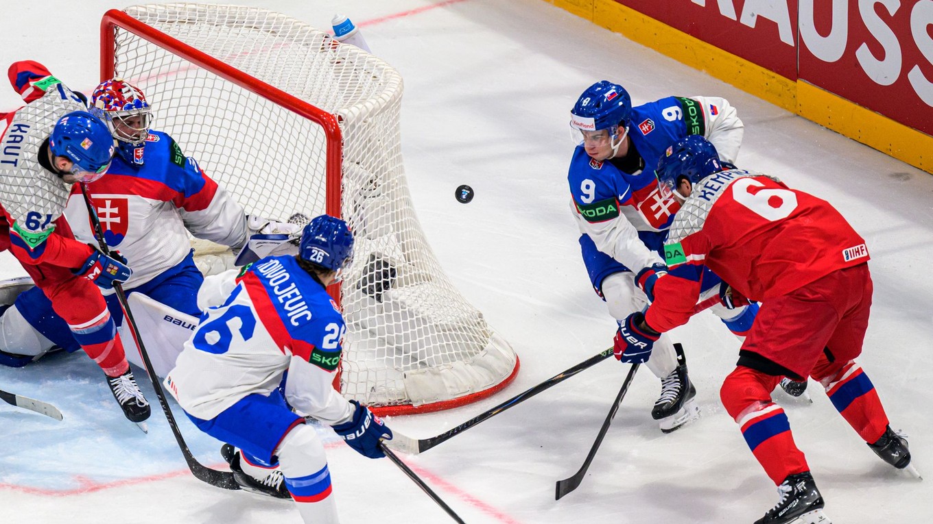Fotka zo zápasu Slovensko - Česko na MS v hokeji 2026.