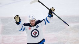 Jonathan Toews.