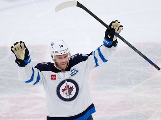 Jonathan Toews.