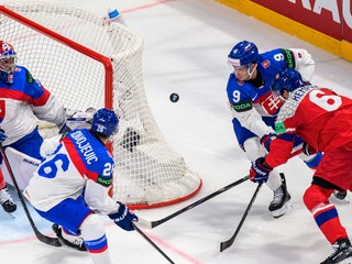 Fotka zo zápasu Slovensko - Česko na MS v hokeji 2026.