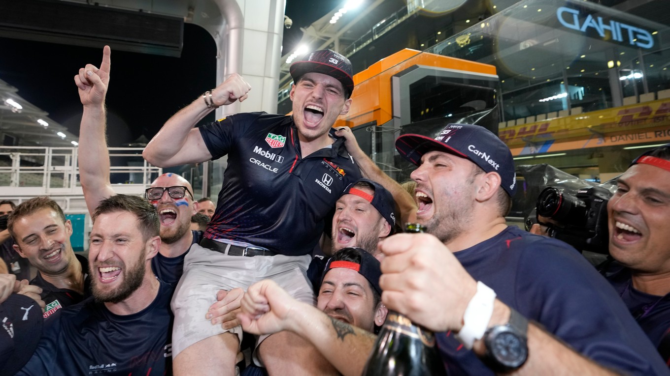 Max Verstappen zisk titulu vo veľkom oslavoval.