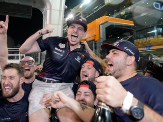 Max Verstappen zisk titulu vo veľkom oslavoval.