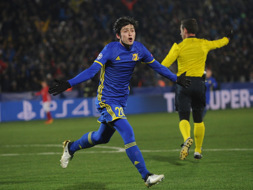 Hráč Rostova Sardar Azmoun sa teší z gólu do siete Bayernu Mníchov.