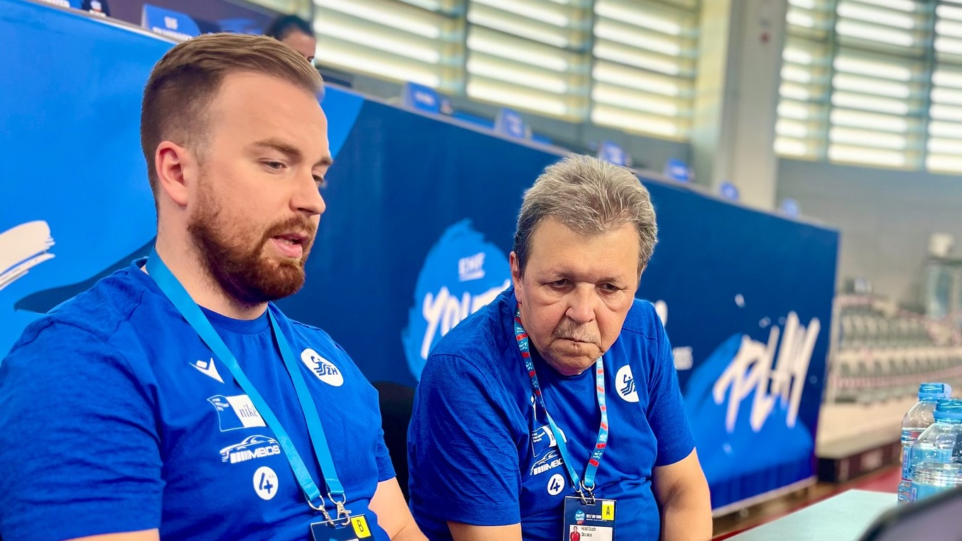 Ľuboš Hepner (vľavo) a Pavol Streicher počas ME U17 v Podgorici.