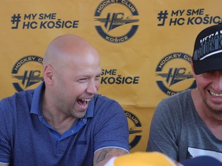Jiří Bicek (vľavo) a Rastislav Staňa na autogramiáde HC Košice.
