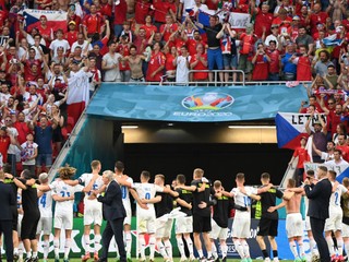 Česi sa tešia po zápase Holandsko - Česko z postupu do štvrťfinále ME vo futbale (EURO 2020 / 2021).