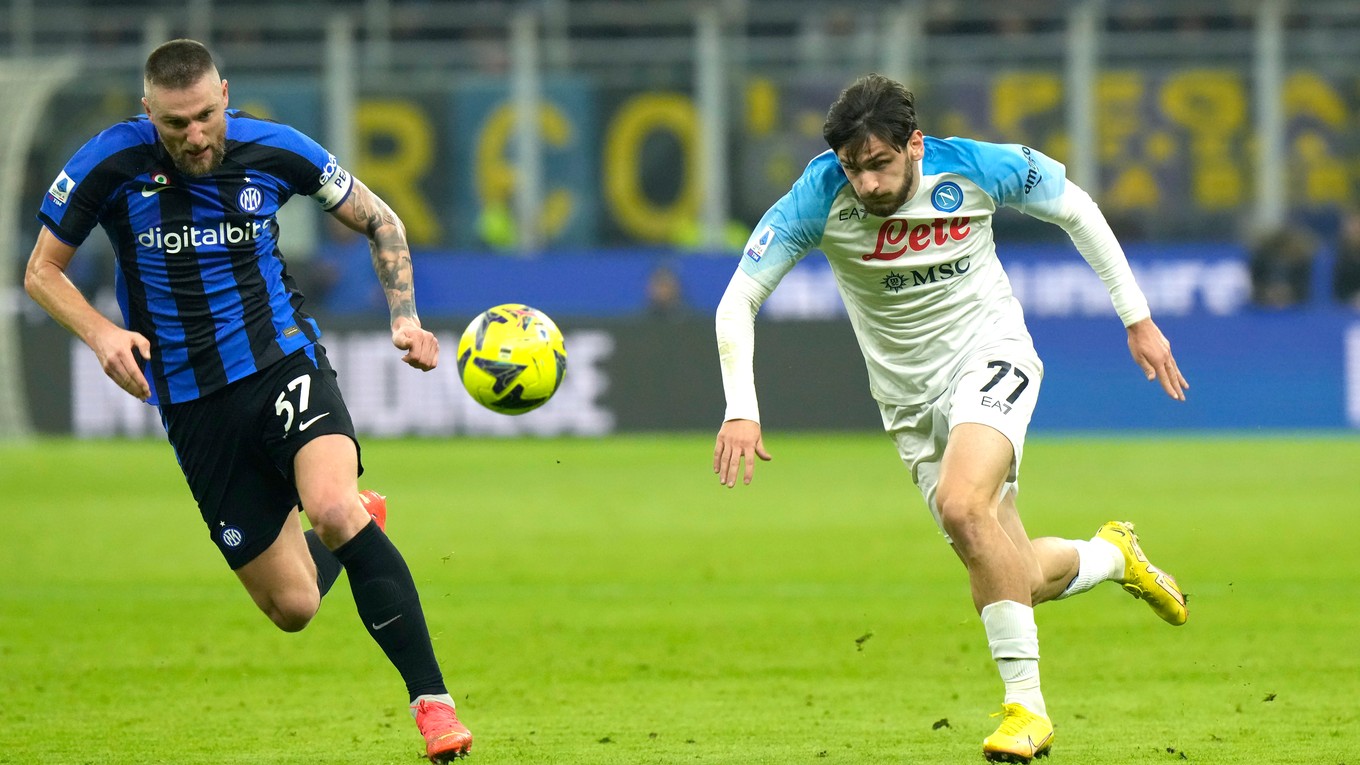 Milan Škriniar v zápase Inter Miláno - Neapol v Serii A.