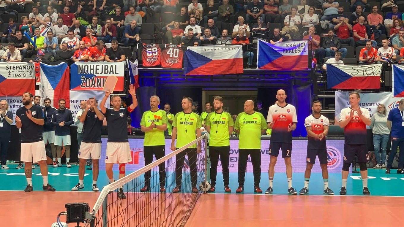 Pred finále trojíc Česko - Slovensko.