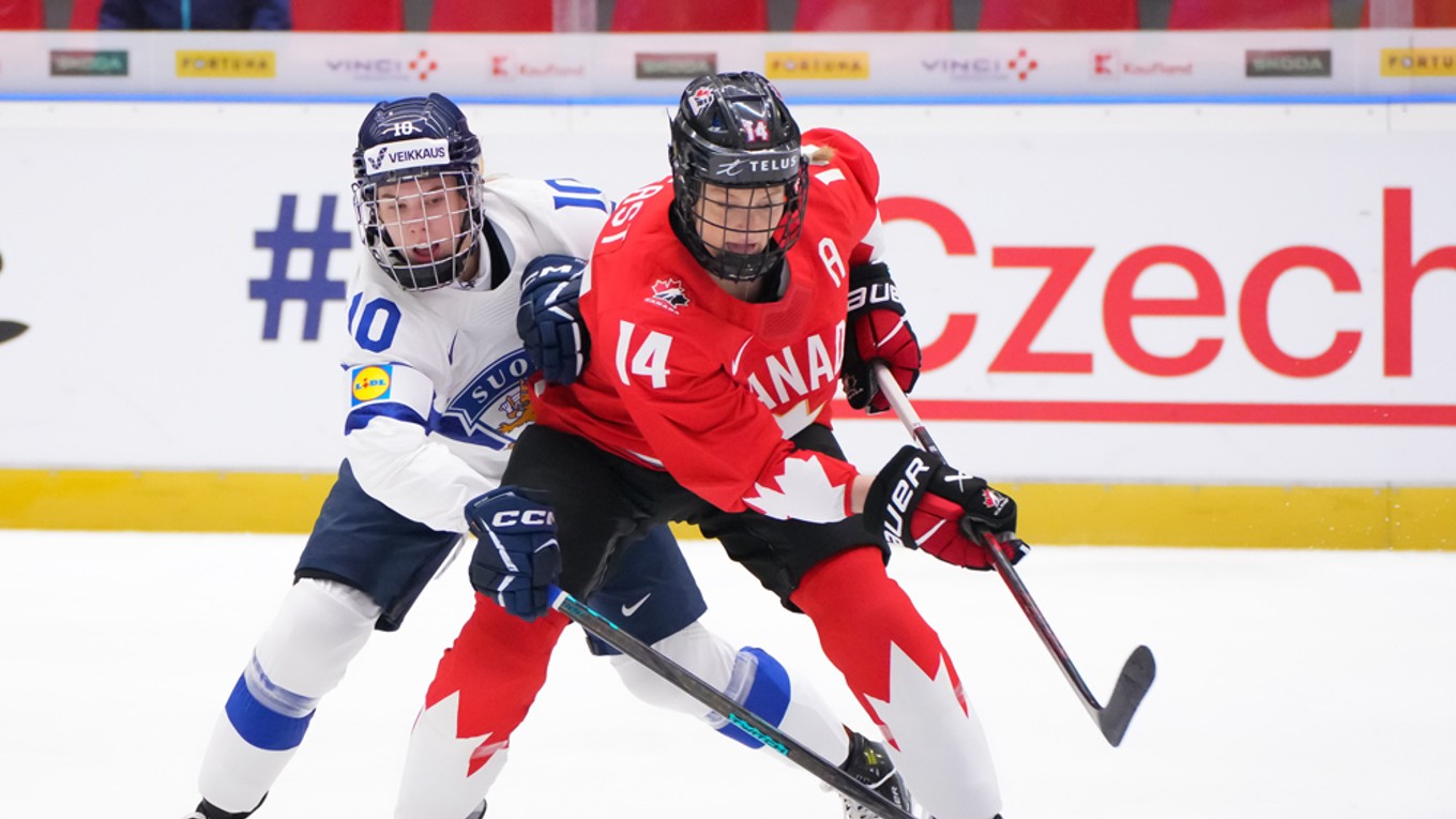 Fotka zo zápasu Kanada - Fínsko na MS v hokeji žien 2025.
