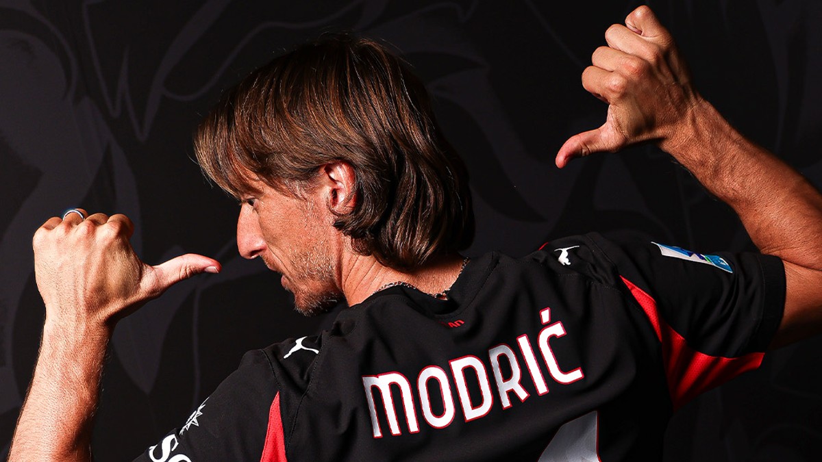 Luka Modrič v drese AC Miláno.