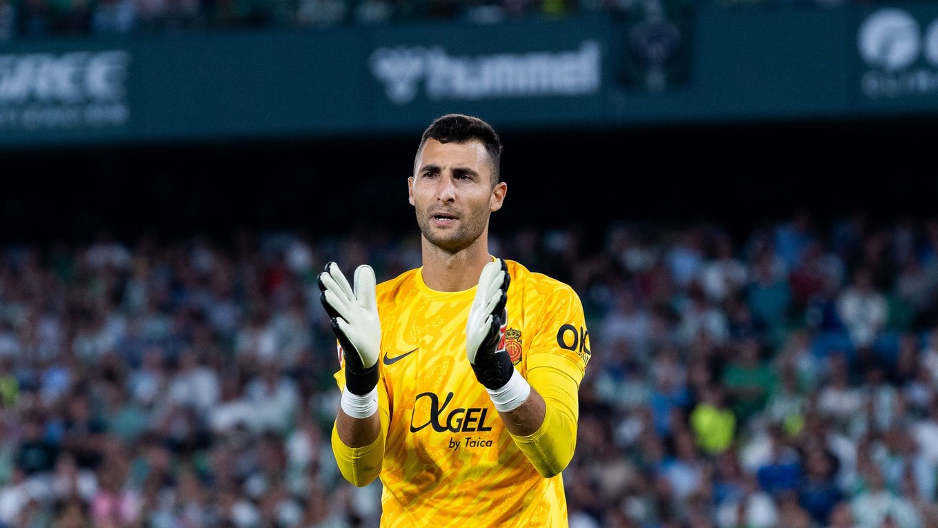 Dominik Greif v drese Mallorcy. 