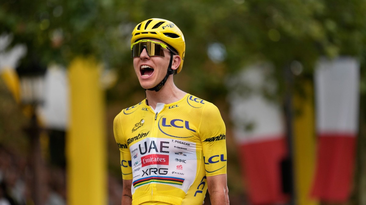 Tadej Pogačar v žltom drese na Tour de France 2026.