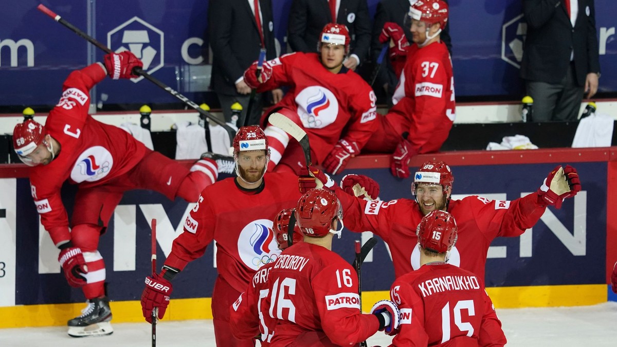 Ruskí hokejisti počas MS v hokeji 2021.
