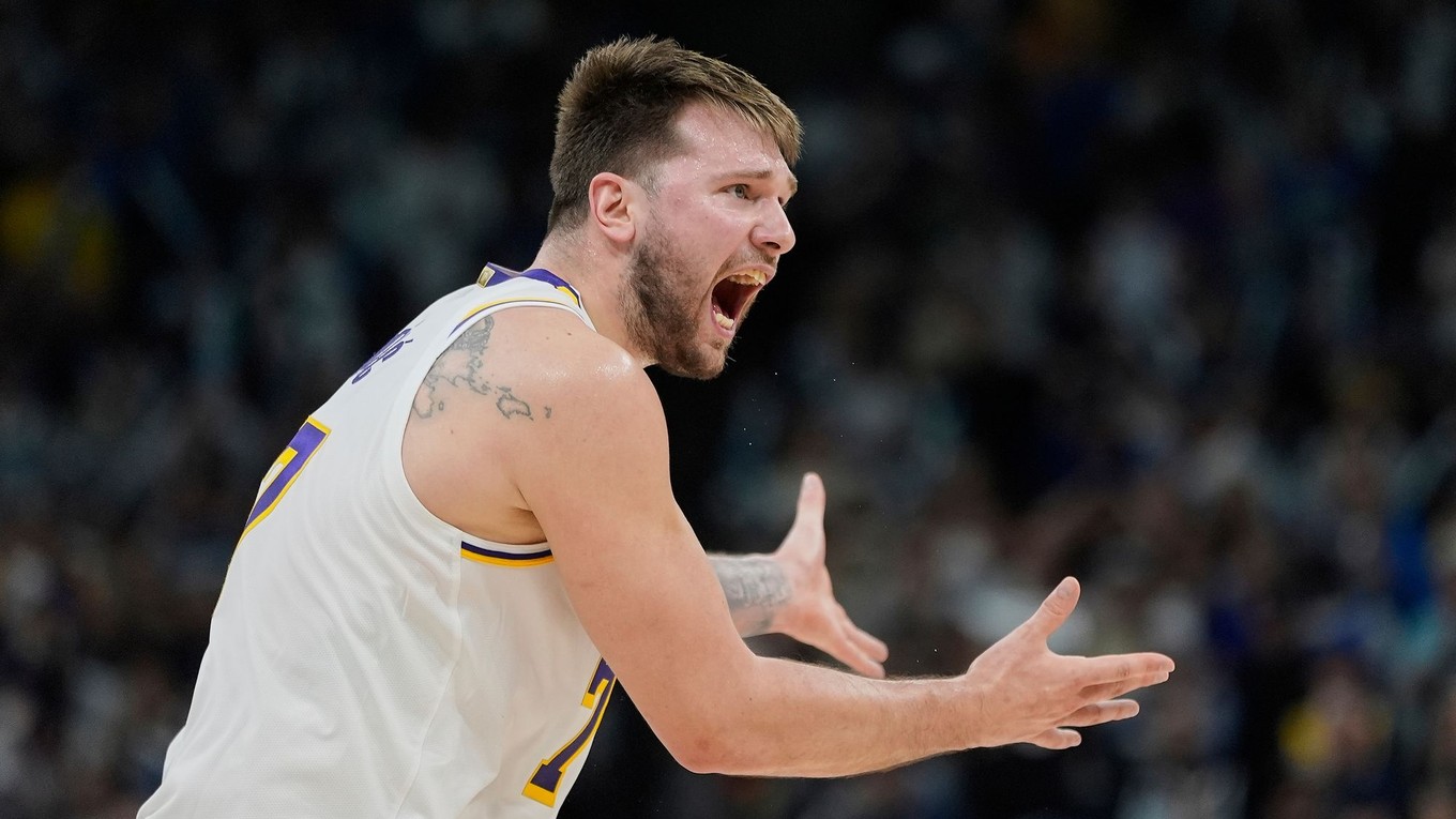 Luka Dončič v zápase proti Minnesote.