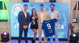 Jakub Škovran na vyhlásení jedenástky roka 2025.