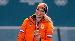 Holandská rýchlokorčuliarka Jurra Leerdamová sa raduje zo zisku zlatej medaily.