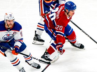 Juraj Slafkovský a Connor McDavid