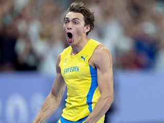 Armand Duplantis sa teší.