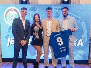 Jakub Škovran na vyhlásení jedenástky roka 2025.