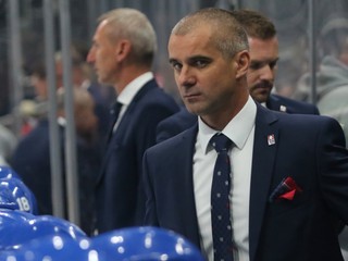 Tréner Ivan Feneš počas majstrovstiev sveta do 20 rokov 2022 v Kanade. 