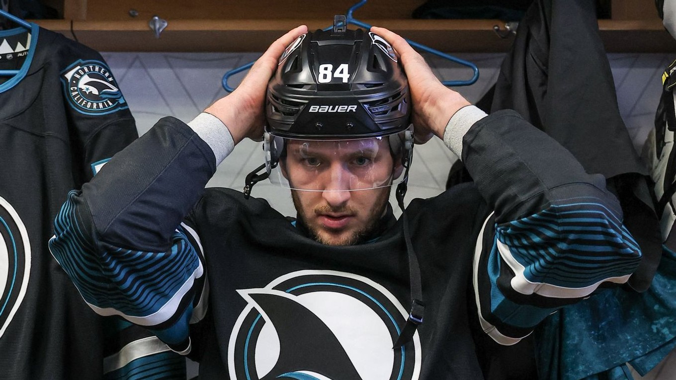 Pavol Regenda sa pripravuje na prvý zápas za San Jose Sharks. 