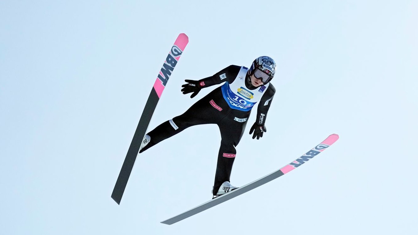 Marius Lindvik na MS v severskom lyžovaní 2025.