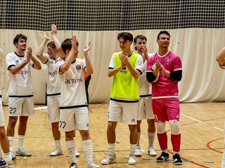 Hráči Pineroly oslavujú postup