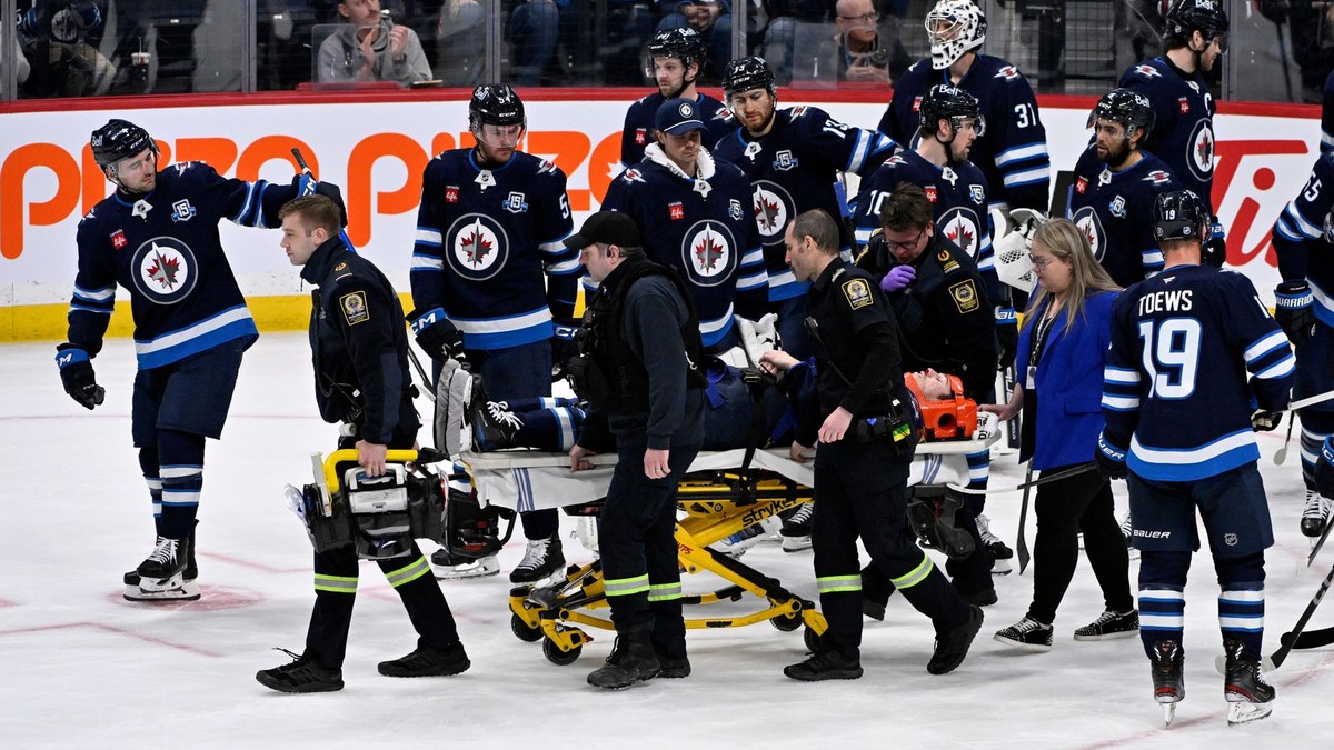 Haydna Fleuryho museli odniesť na nosidlách
